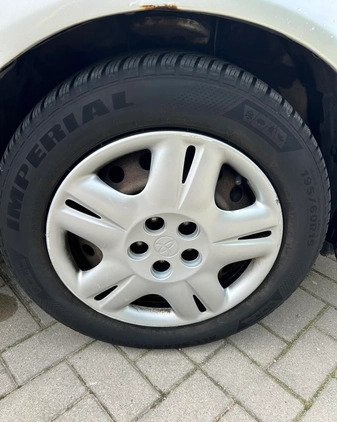 Toyota Avensis cena 5299 przebieg: 314641, rok produkcji 2002 z Białystok małe 326